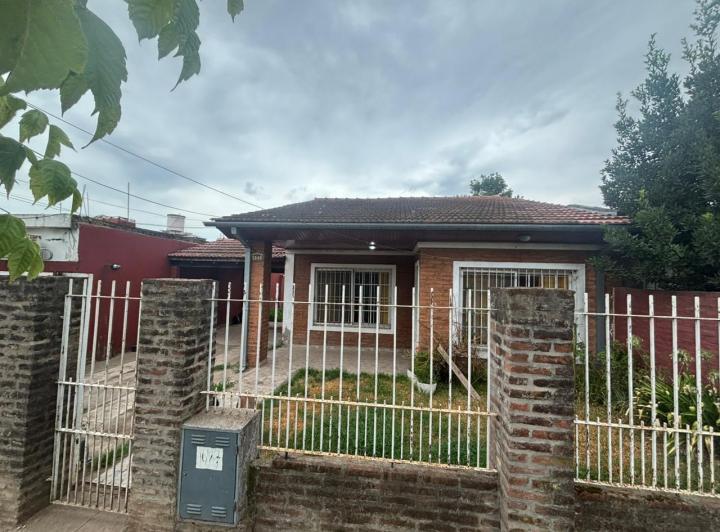 Casa · 120m² · 4 Ambientes · 3 Cocheras
