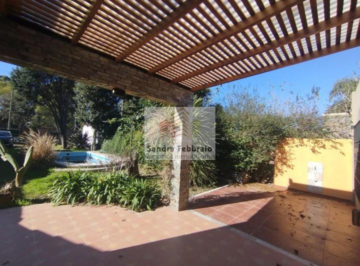 Casa · 150m² · 3 Ambientes · 5 Cocheras