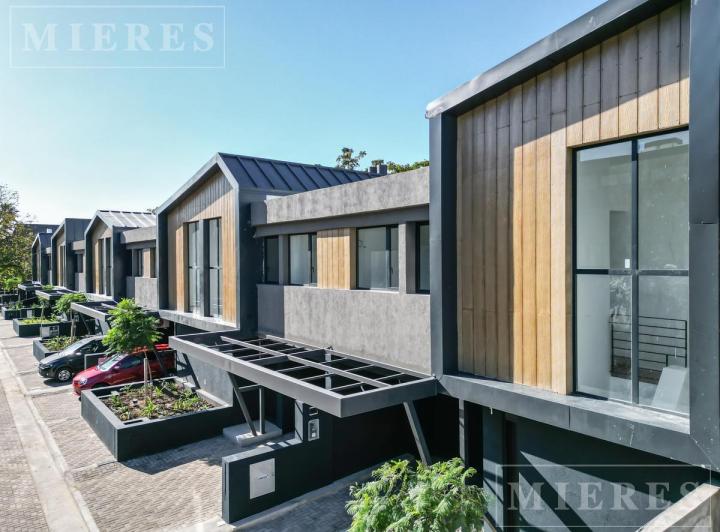 Casa · 90m² · 3 Ambientes · 1 Cochera