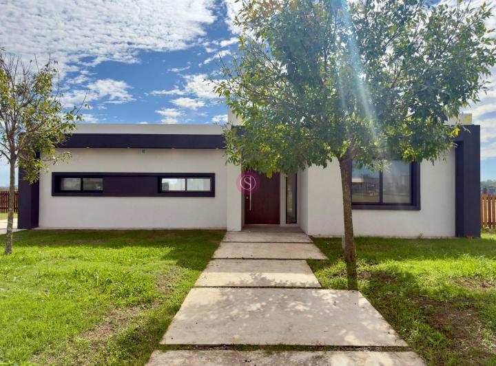 Casa · 174m² · 4 Ambientes · 1 Cochera