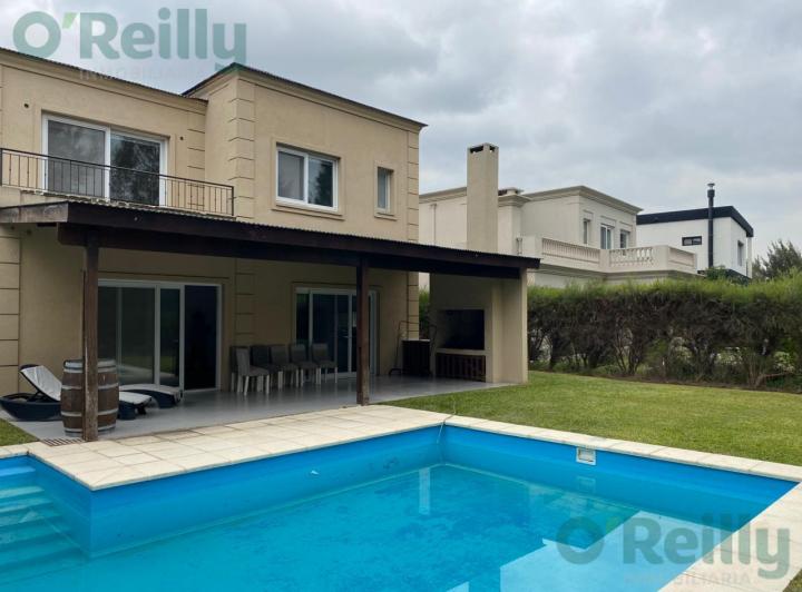 Casa · 230m² · 5 Ambientes