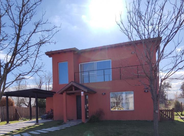 Casa · 160m² · 4 Ambientes · 4 Cocheras