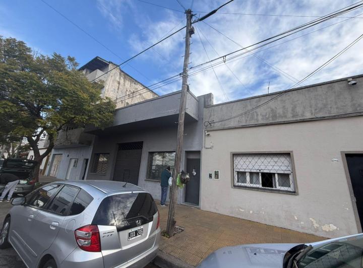 Casa · 219m² · 5 Ambientes · 3 Cocheras