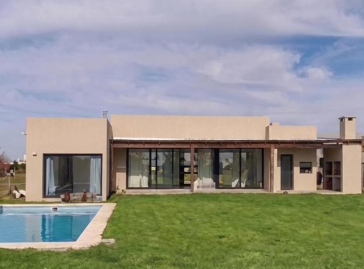 Casa · 120m² · 3 Ambientes · 3 Cocheras