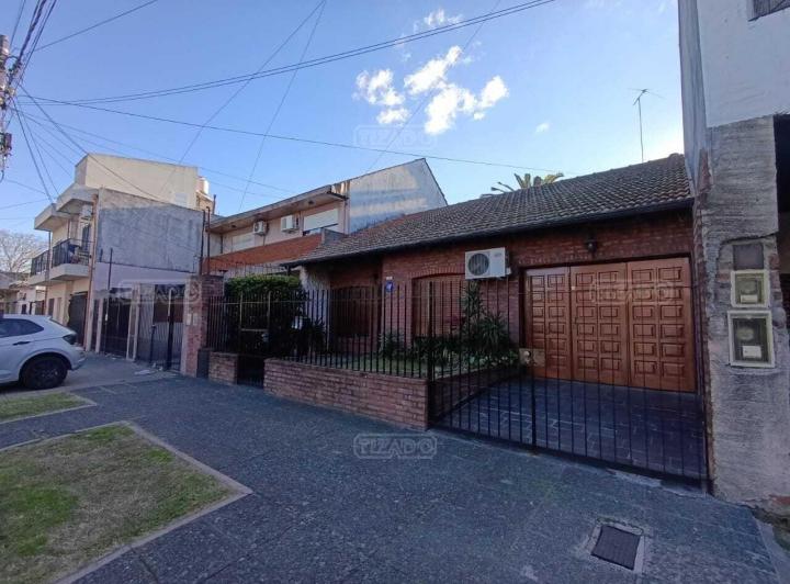 Casa · 150m² · 4 Ambientes · 2 Cocheras