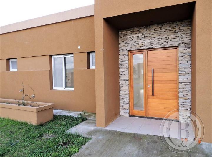 Casa · 157m² · 4 Ambientes · 2 Cocheras