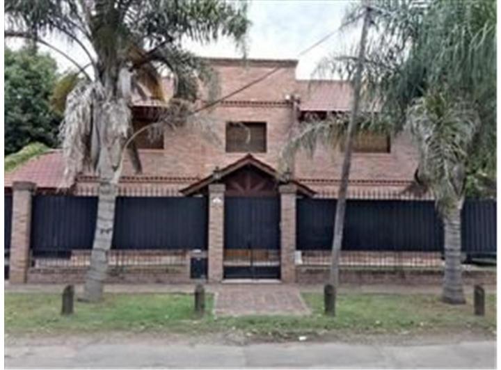 Casa · 200m² · 4 Ambientes · 1 Cochera