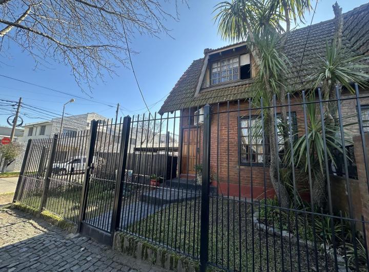Casa · 100m² · 3 Ambientes · 1 Cochera