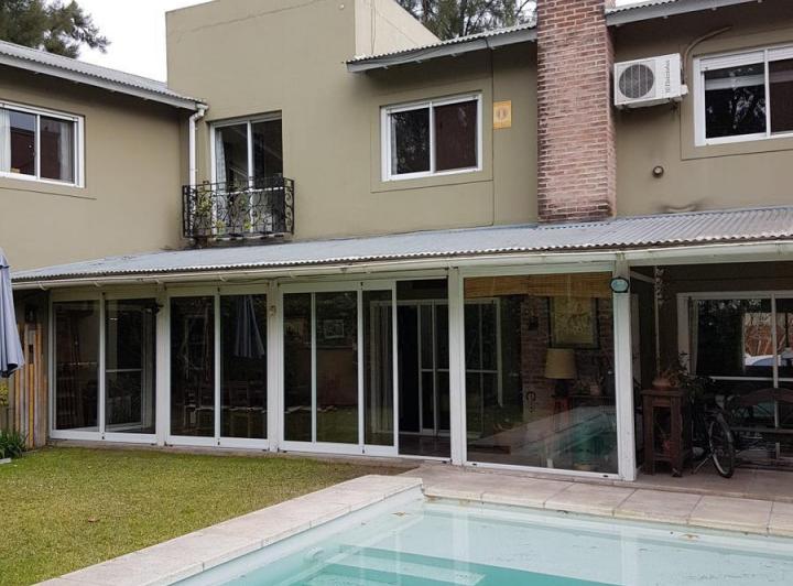 Casa · 180m² · 5 Ambientes · 1 Cochera