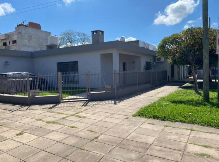 Casa · 167m² · 3 Dormitorios · 2 Cocheras