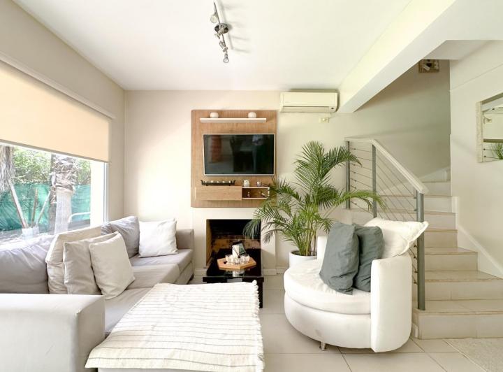 Casa · 80m² · 3 Ambientes · 2 Cocheras