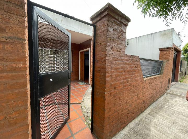 Casa · 110m² · 4 Ambientes · 4 Cocheras