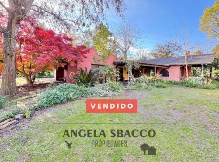 Casa · 216m² · 4 Ambientes · 1 Cochera