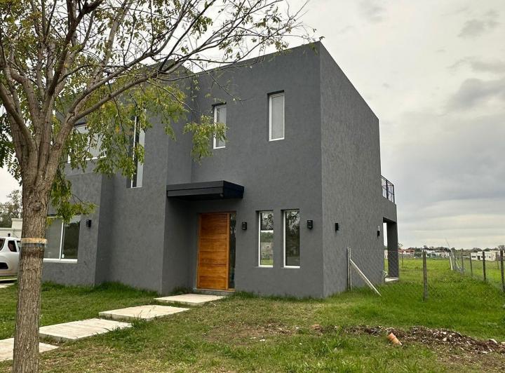 Casa · 163m² · 5 Ambientes · 2 Cocheras