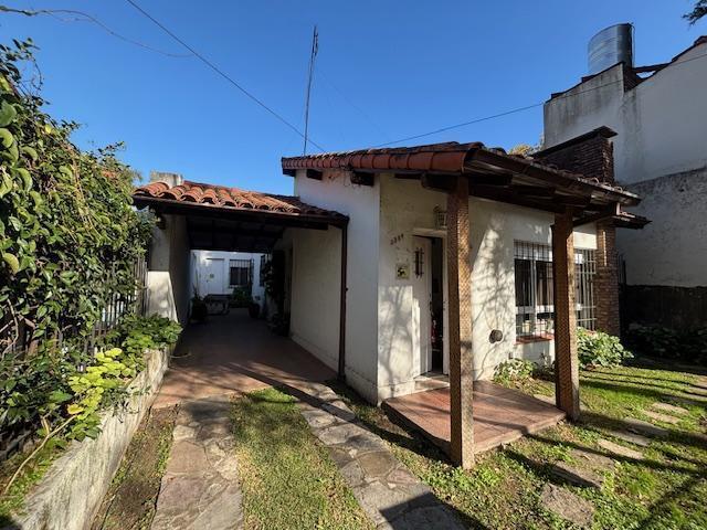 Casa · 233m² · 4 Ambientes · 2 Cocheras