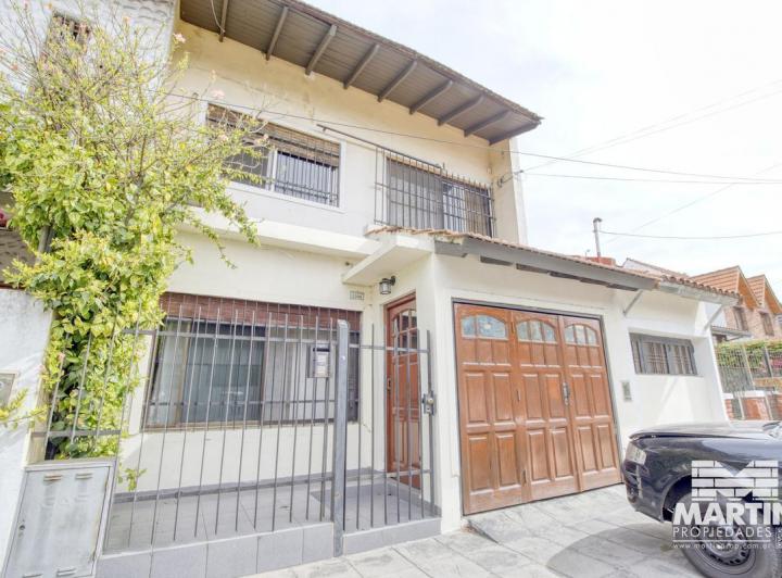 Casa · 108m² · 4 Ambientes · 1 Cochera