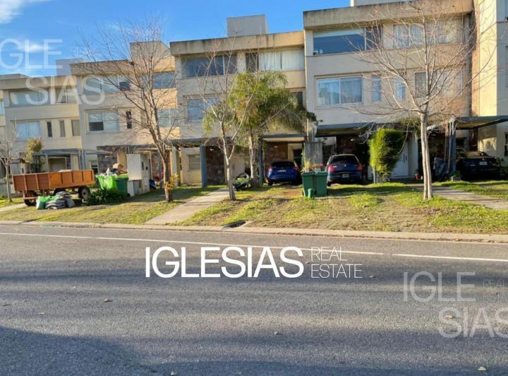 Casa · 130m² · 4 Ambientes · 1 Cochera