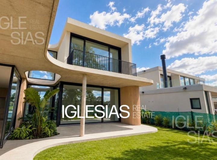Casa · 302m² · 7 Ambientes