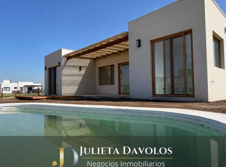Casa · 163m² · 5 Ambientes · 2 Cocheras