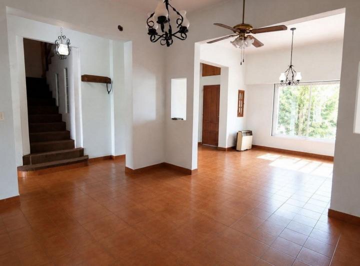 Casa · 182m² · 4 Ambientes · 1 Cochera