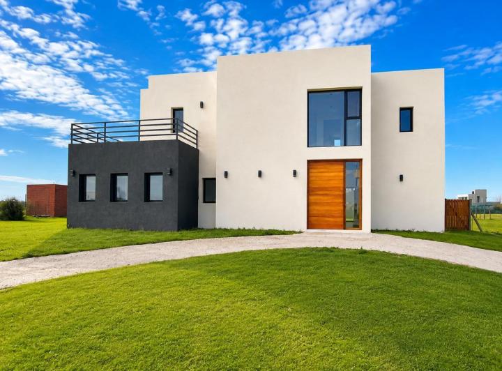 Casa · 183m² · 4 Ambientes · 2 Cocheras