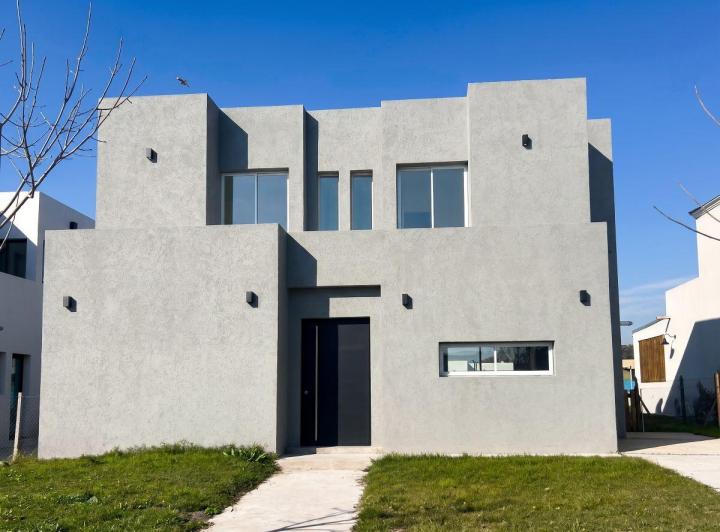 Casa · 158m² · 4 Ambientes · 2 Cocheras