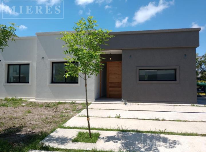 Casa · 140m² · 5 Ambientes