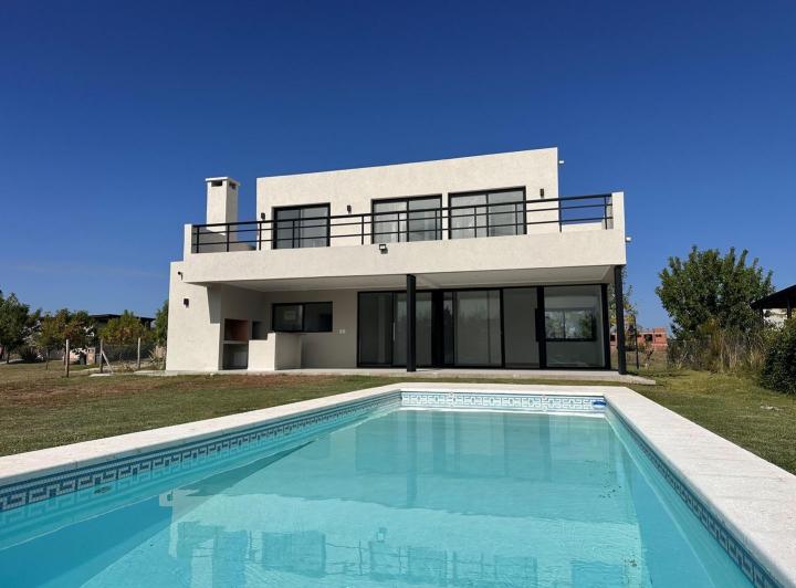 Casa · 165m² · 5 Ambientes