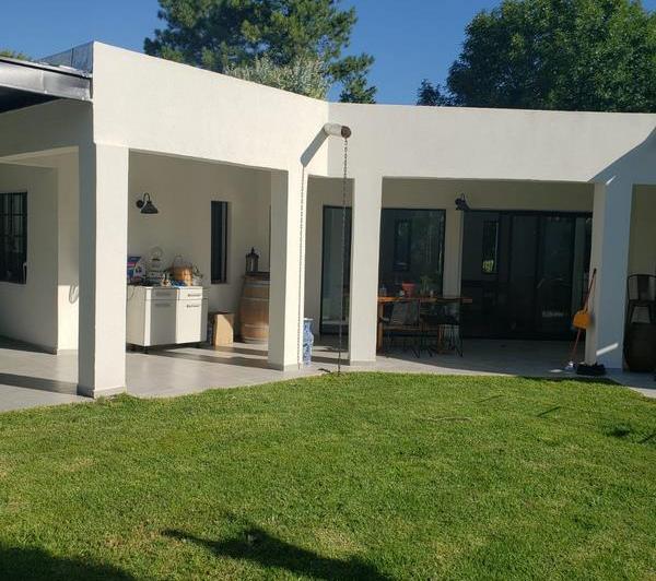 Casa · 148m² · 5 Ambientes · 2 Cocheras