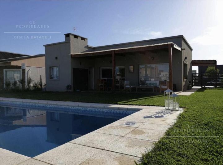 Casa · 120m² · 4 Ambientes · 2 Cocheras