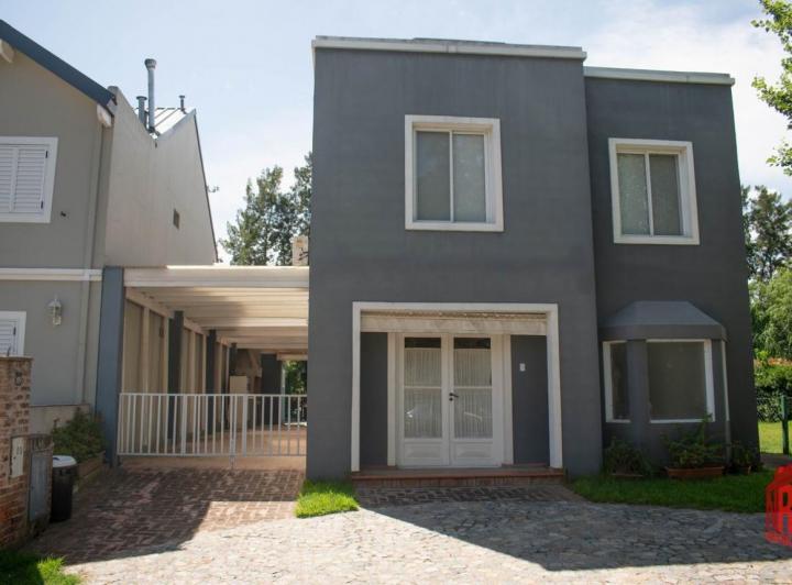 Casa · 163m² · 4 Ambientes · 1 Cochera
