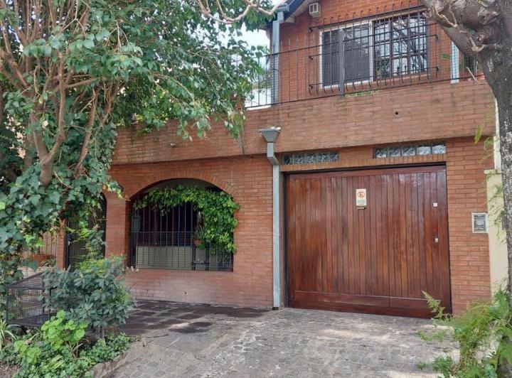 Casa · 130m² · 5 Ambientes · 1 Cochera