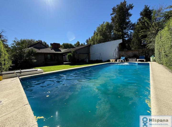 Casa · 131m² · 5 Ambientes · 1 Cochera