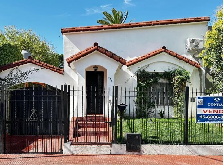 Casa · 225m² · 4 Ambientes · 3 Cocheras