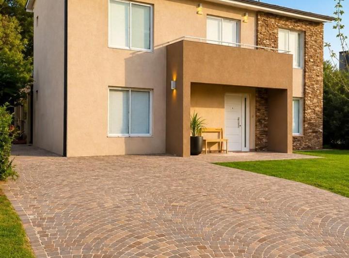 Casa · 120m² · 5 Ambientes · 3 Cocheras