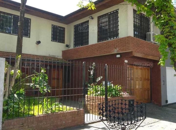 Casa · 200m² · 4 Ambientes · 1 Cochera
