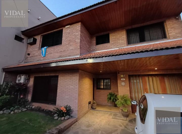 Casa · 224m² · 7 Ambientes · 1 Cochera