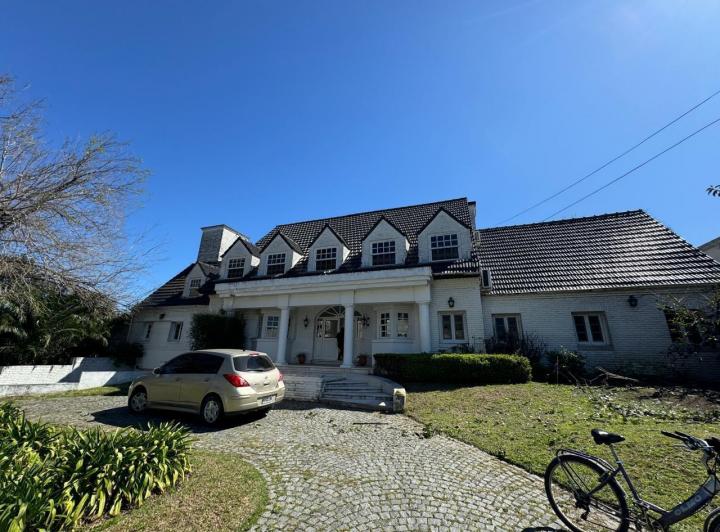 Casa · 650m²