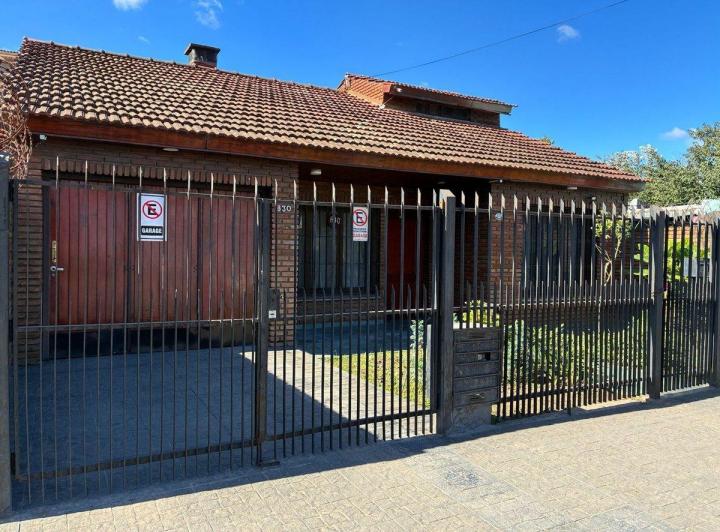 Casa · 136m² · 4 Ambientes · 1 Cochera