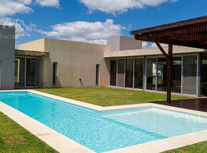 Casa · 165m² · 5 Ambientes