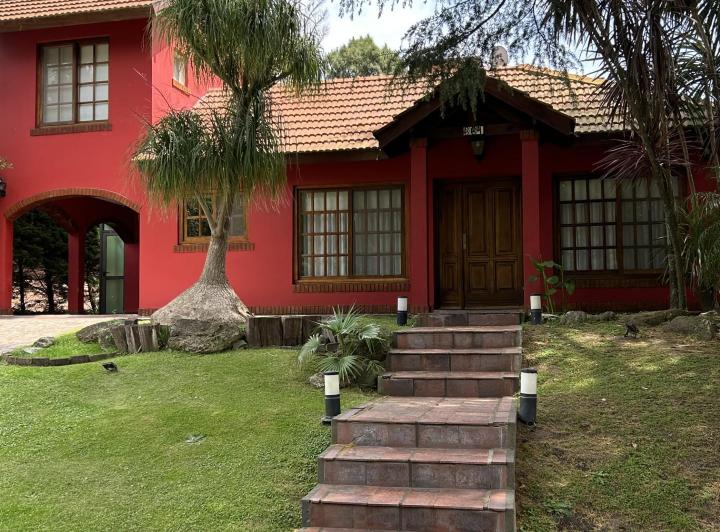 Casa · 150m² · 5 Ambientes · 1 Cochera