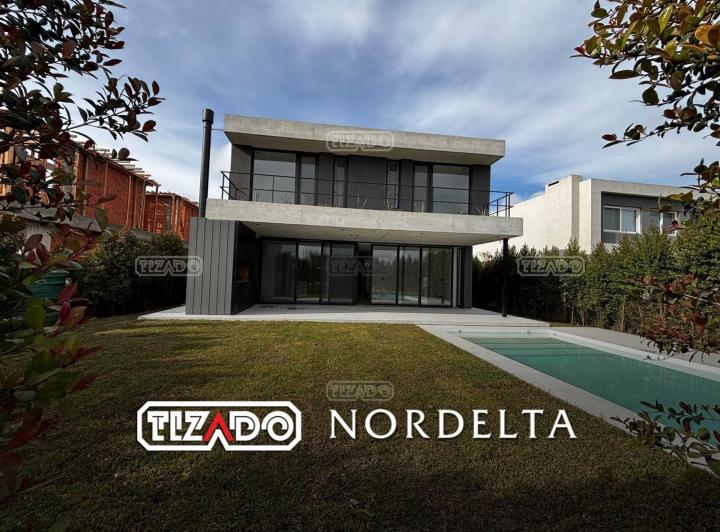 Casa · 300m² · 4 Ambientes · 1 Cochera