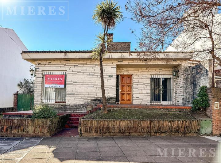 Casa · 178m² · 4 Ambientes · 3 Cocheras
