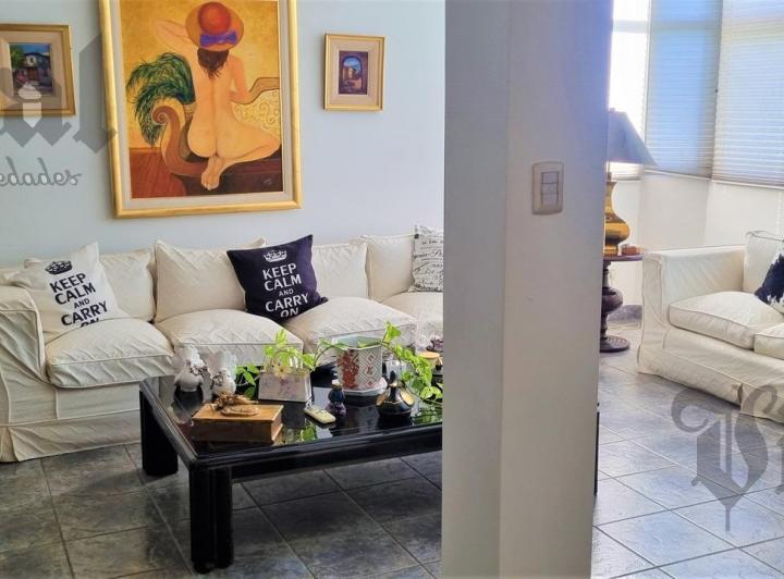 Casa · 178m² · 5 Ambientes · 3 Cocheras