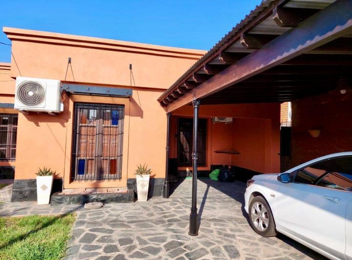Casa · 170m² · 4 Ambientes · 2 Cocheras