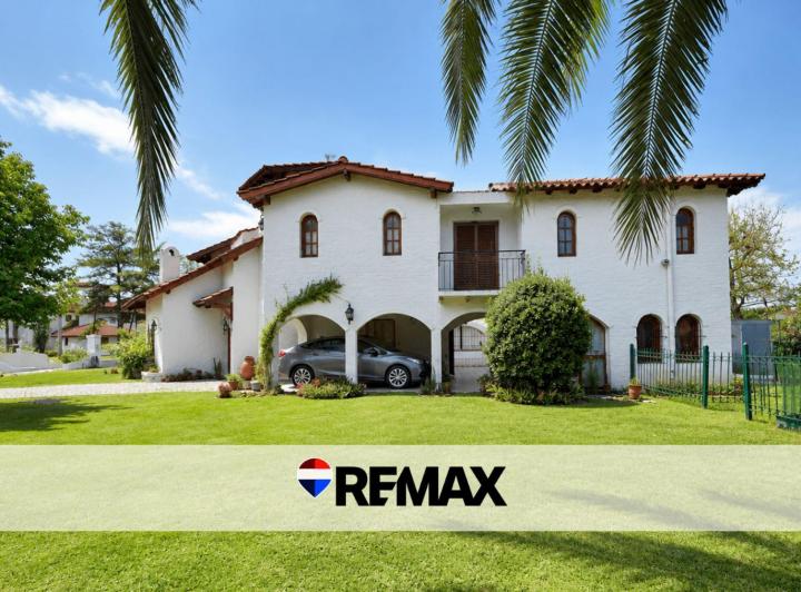 Casa · 185m² · 5 Ambientes · 3 Cocheras