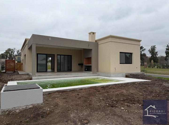 Casa · 142m² · 4 Ambientes · 3 Cocheras