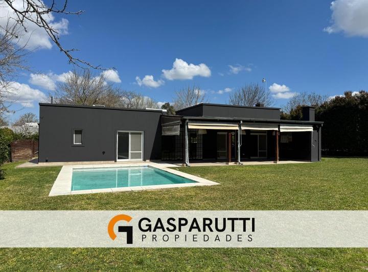 Casa · 190m² · 4 Ambientes · 4 Cocheras
