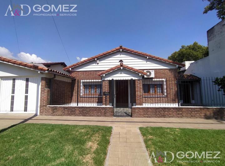 Casa · 80ha · 3 Ambientes · 1 Cochera