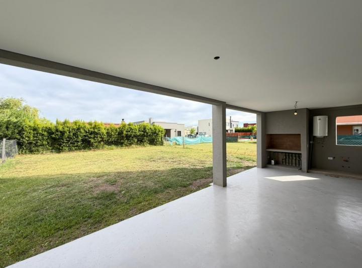 Casa · 150m² · 4 Ambientes · 2 Cocheras